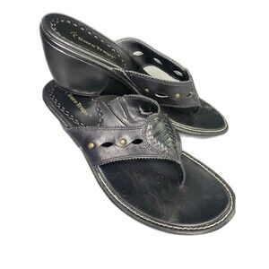 Baretraps Leather Sandals Womens 9 Thongs Slip-on Low Wedge Heel Black